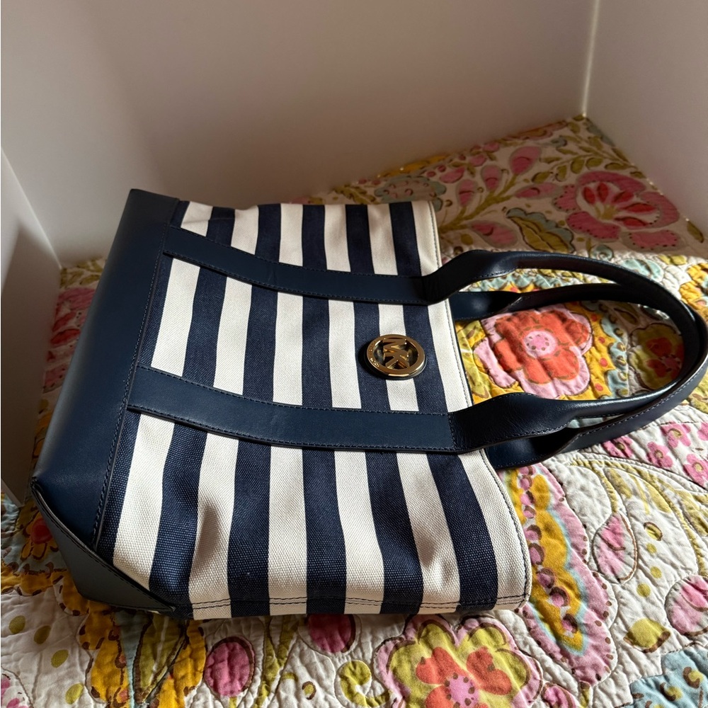 Michael Kors Blue and white Striped Tote - Picture 3 of 15